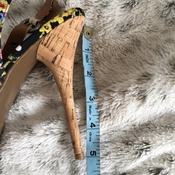 Guess floral platform heels - Picture 2 of 4